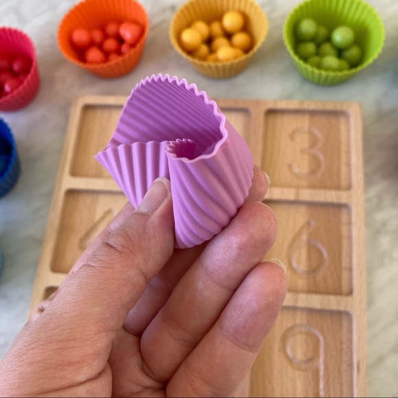 Montessori Math Color Sorting and Tracing Board - Picture 8 of 12